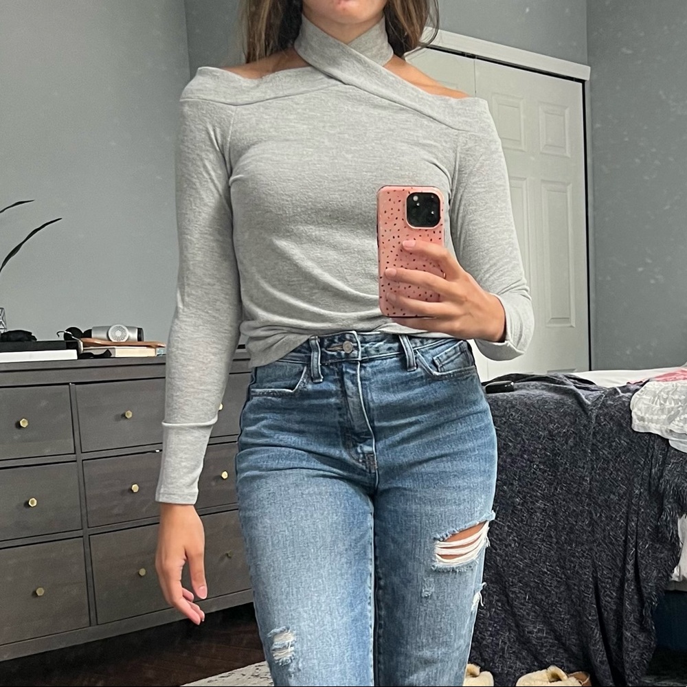 Grey Long Sleeve - Picture 2 of 8